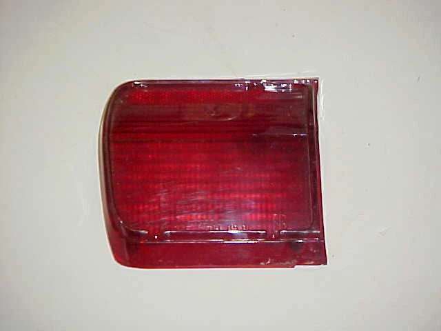 Lámpara trasera interior derecha Plymouth Fury 1965 lente sin cromo nos MoPar Foto 1 de 1