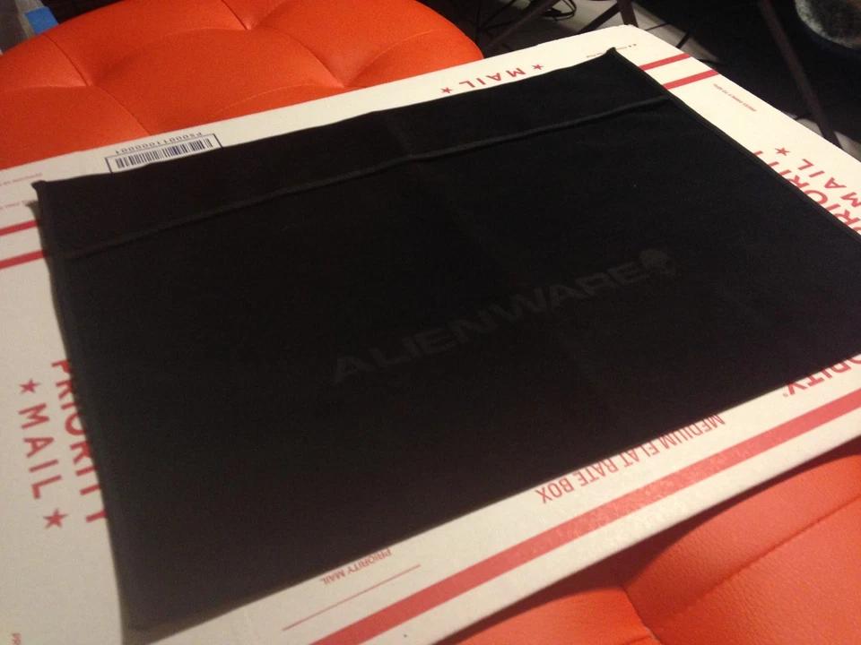 Alienware 14 Micro Fiber Microfiber Cloth Sleeve Black - Image 1 of 1