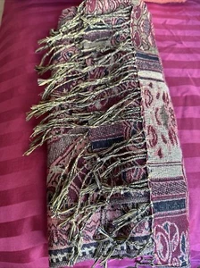 Pashmina Gold Threaded shawl 70 x 27” - Picture 1 of 5