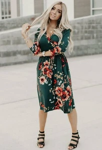 New Women's Green Floral print 3/4 Sleeve Wrap Boutique Dress Size L (12-14) - Picture 1 of 4