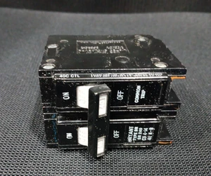 BRYANT BR240 Interruttore automatico 40 Amp 240 Volt 2 poli - Foto 1 di 2