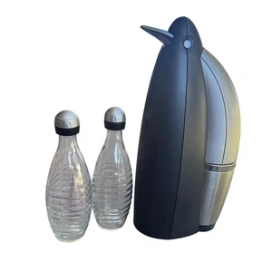 SodaStream Penguin Sparkling Seltzer Water Maker, 2 Caraffe di Vetro, Cartuccia CO2 - Foto 1 di 14