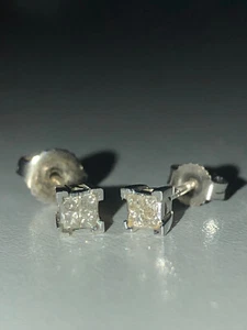 Vintage Hallmarked 9ct White Gold Square Princess Cut Diamond Stud Earrings - Picture 1 of 15