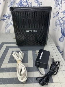 NETGEAR Nighthawk AC1900 C7000V2 Wi Fi Cable Modem Router (C1) - Picture 1 of 7