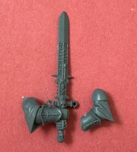 NEW DARK ANGELS INNER CIRCLE COMPANIONS - TWO HANDED ENGRAVED POWER SWORD 40k - Picture 1 of 1
