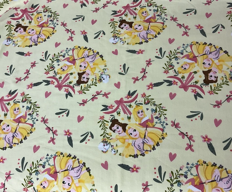 Princesa Disney tejida 3/4 yardas Foto 1 de 1