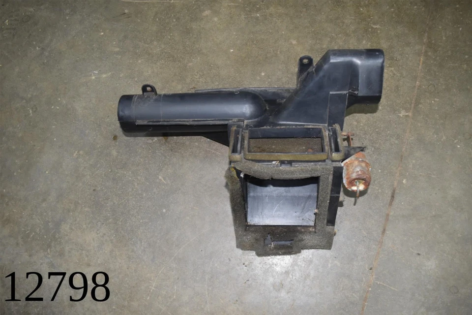 Ford Mustang 1987 1993 debajo del tablero caja de admisión solapa de vacío 88 89 90 91 92 Foto 1 de 4