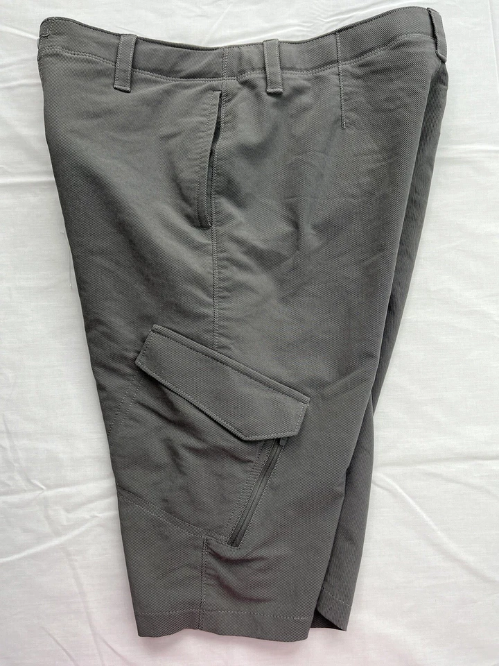 Under Armor мальчиков молодежи длинные шорты свободного серый грузовой молнии карманы YLG HEAT GEAR - Изображение 1 из 4