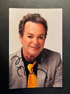JULIAN CLARY - COMEDY ENTERTAINER & CARRY ON ACTOR - EXCELLENT SIGNED PHOTOGRAPH - Picture 1 of 1