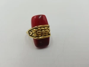 Vintage Trifari Vintage goldfarbener Metallring mit rötlichem Blutglas Stein Größe 8 - Bild 1 von 12
