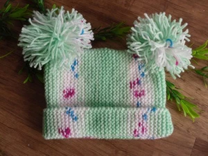HAND KNITTED BABY BEANIE 0-3 Months - Picture 1 of 2