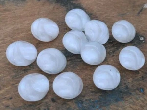 ♥Nr.1-Alte Glasknöpfe Neugablonz mondschein weiß 13x11 mm 12 St♥ - Bild 1 von 2