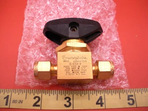 Swagelok B-43S4-K Valvola a Sfera Ottone Raccordo Tubo 2 Vie 1,4 Cv 1/4 in Nuovo Nnb - Foto 1 di 4