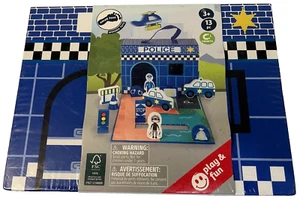 Kleinfuß Holzspielzeug Polizeistation Spielset. - Bild 1 von 6