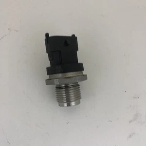 Genuine Iveco Fuel Pressure Sensor 42561376 - Picture 1 of 2