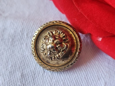 Bouton vintage tete de lion en métal pied versace ??? 1,9 cm D2E - Image 1 of 4