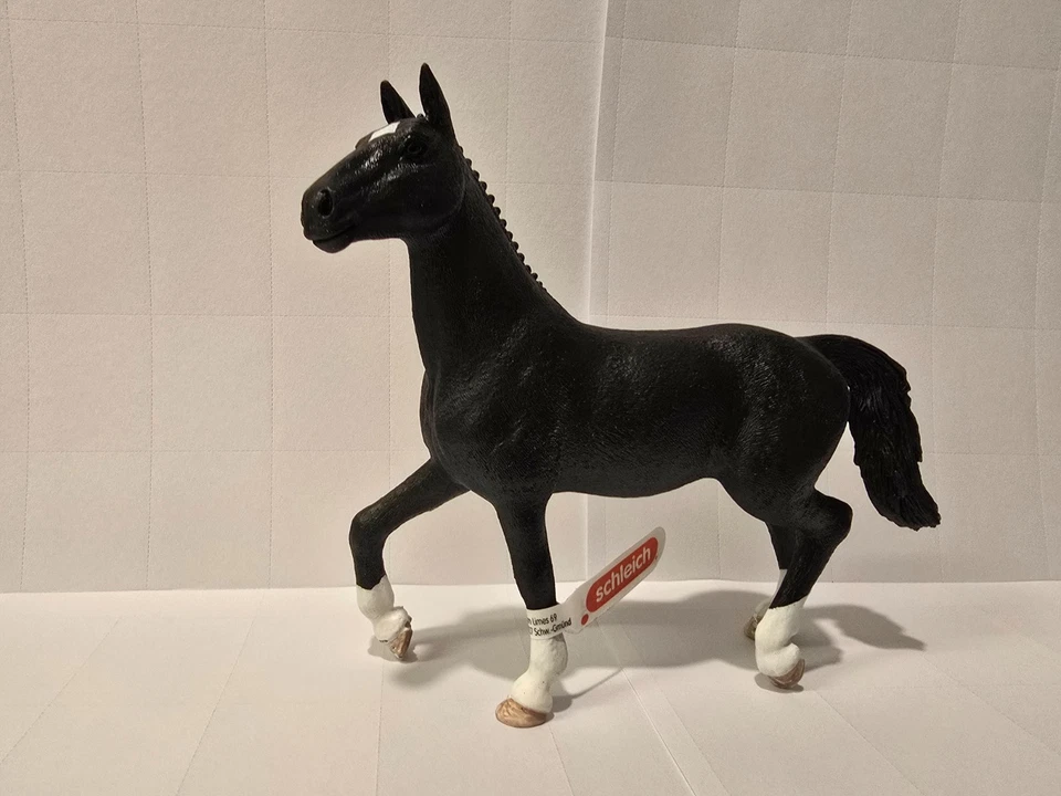 Schleich 2025 - Horse Club - Oldenburger Stute - NEU mit Fähnchen 17124