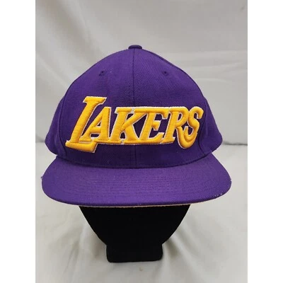 Gorra de baloncesto Adidas Lakers púrpura Snapback NBA Foto 1 de 4