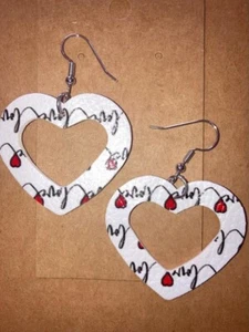 Heart Shaped Love Dangle Earrings. - Picture 1 of 2