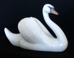 VTG Royal Copenhagen Swan Porcelain Figurine # 755 Designed by Eric Nielsen Mint - Picture 1 of 12