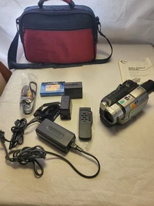 Pacchetto videocamera analogica Sony CCD-TRV93 8mm Hi8 testata e funzionante - Foto 1 di 24