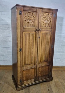 Antique vintage small carved oak linenfold double door wardrobe - Picture 1 of 24