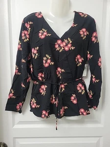 Neu mit Etikett Old Navy Medium Blumenmuster Faux Wickelbluse Langarmshirt Oberteil  - Bild 1 von 10