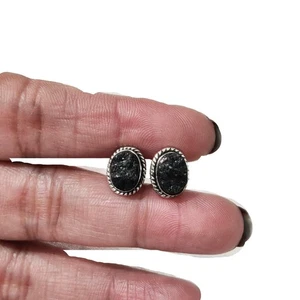 NATURAL RAW BLACK TOURMALINE OCTOBER BIRTH 925 STERLING SILVER WOMENS EARRING - Picture 1 of 8