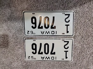 1962 Iowa license plate pair 12-7076 White Black - Picture 1 of 4