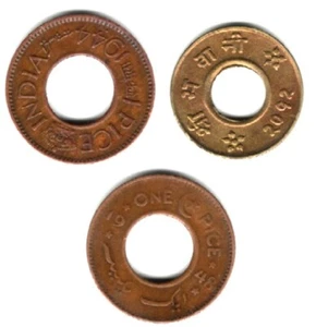 1944-48 - 3 COUNTRY 1 PICE HALL BRONZE & BRASS COINS - WT. 2 GRAM EACH - Picture 1 of 2