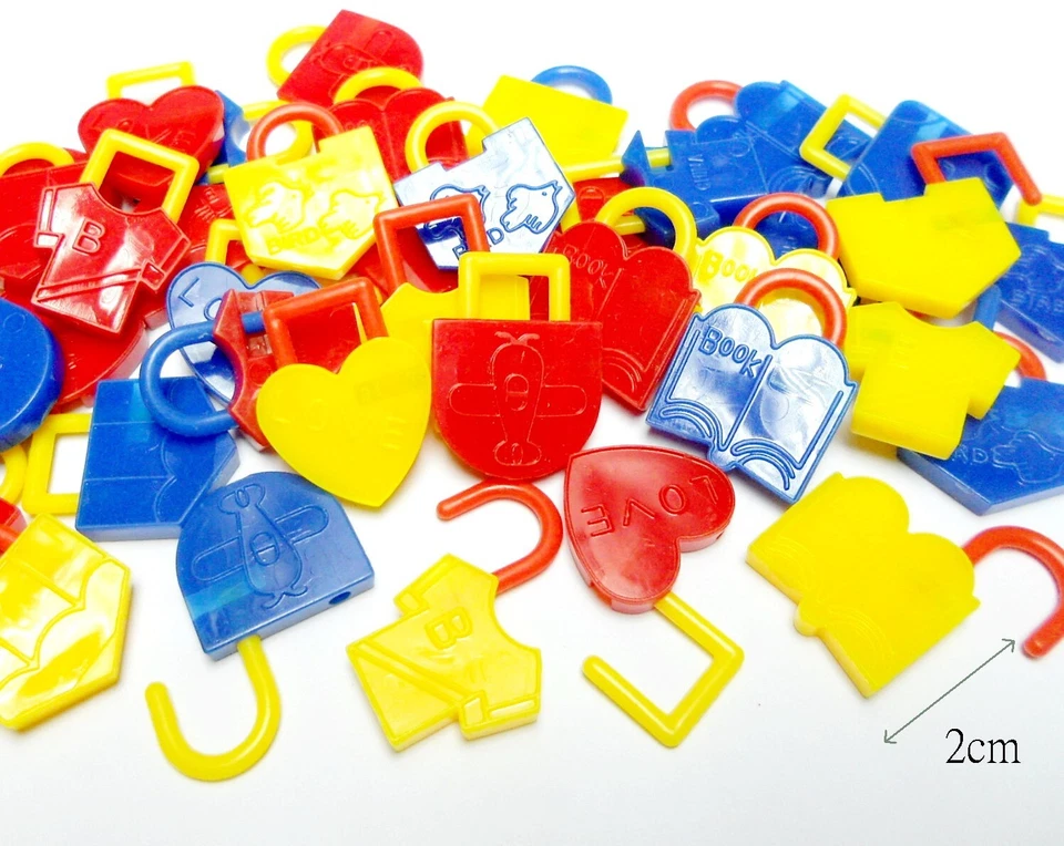 100 piezas DE COLECCIÓN Dijes de Plástico para Niña, Candado Bloqueo Collar Moda Retro Foto 1 de 1
