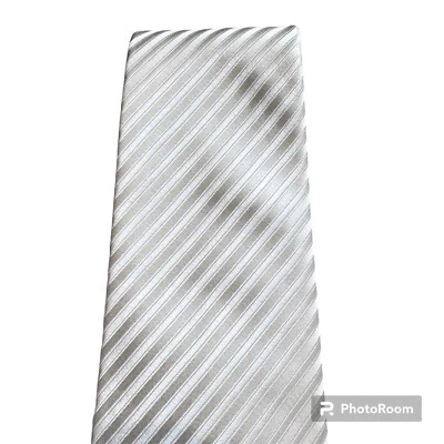 Gravata de seda Donald J. Trump Signature Collection creme marfim listrada - Imagem 1 de 4