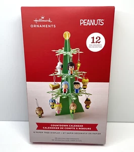 Peanuts Hallmark Countdown Kalender 12 Mini Ornamente Baum Display Brandneu - Bild 1 von 3