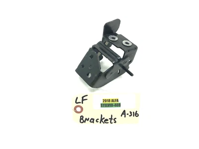 Alfa Romeo Stelvio 2017-2019 conductor izquierdo guardabarros delantero faldón soporte fabricante de equipos originales. Foto 1 de 4