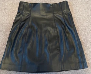 Damen Mädchen Kunstleder Rock Größe Small UK 8-10 ZARA - Bild 1 von 3