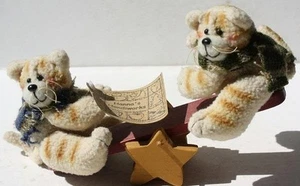 Cats Figurine on Teeter Totter Stuffed Cats Wooden See Saw Star Base Wooden -- - Picture 1 of 1