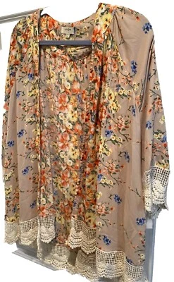 Umgee EE. UU. Boutique Para Mujer S/M Floral Encaje Mangas 3/4 Boho Lindo Encubrimiento Top Foto 1 de 4