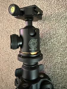 QZSD-02 CARBON FIBRE CAMERA TRIPOD - Picture 1 of 3