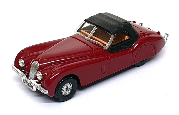 Corgi 11.5cm Long Diecast 819 - Jaguar XK120 - Maroon - Image 1 of 4