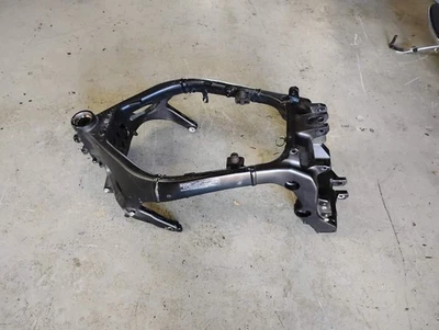 Cuadro chasis 17 18 19 20 21 22 23 24 GSXR1000 GSX-R1000R *C* 2017 Foto 1 de 4