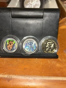 Three individual Washingtons quarters with different backs one is colored one ha - Picture 1 of 3