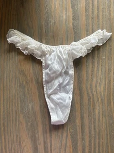Vtg 90s Gold Label Victoria's Secret 100% Silk Ivory Flutter Thong Panty Size XS - Picture 1 of 7