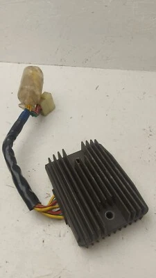 98-01 Honda VFR 800 Regulator Rectifier - Image 1 of 4