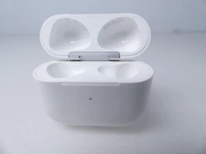 Apple AirPods 3. Generation MagSafe Ladecase A2566 Case LEER gebraucht #124 - Zdjęcie 1 z 6