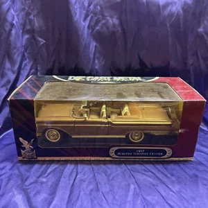 Road Signature Deluxe Edition, 1957 Mercury Turnpike Cruiser, 1:18 Scale Diecast - Picture 1 of 6