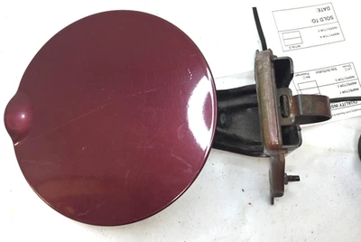 Porta de enchimento de combustível lateral de passageiro destro Ford Taurus Sedan 2008 fabricante de equipamento original 177.fd1p08 - Imagem 1 de 4