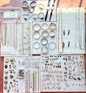 Vintage Large Lot of +125 PCS Costume Jewelry Watches Necklaces Bracelets & MORE - Picture 1 of 14