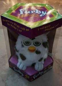 VINTAGE 1998 FURBY MODEL 70-800 WHITE WITH BLACK SPOT/BLUE EYES NEW SEALED - Picture 1 of 5