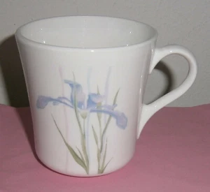 Set of 2 Vintage Corelle Corning SHADOW IRIS CUPS MUGS Excellent Condition - Picture 1 of 6