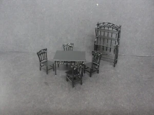 PUPPENHAUS KÜCHENTISCH SET - SCHWARZ METALL - 6-TEILIG - (MASSSTAB 1:24) - Bild 1 von 5